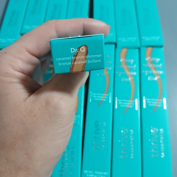 2 For $30 Thrive Causemetics Infinity Eyeshadow Stick - Picture 1 of 5